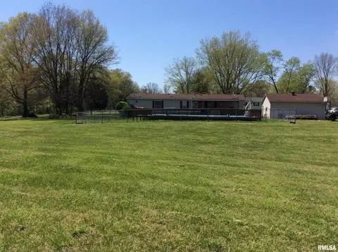102 N Garrison St, Christopher, IL 62822 photo 51