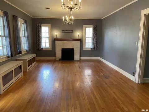 306 Oak St, Carmi, IL 62821 photo 7