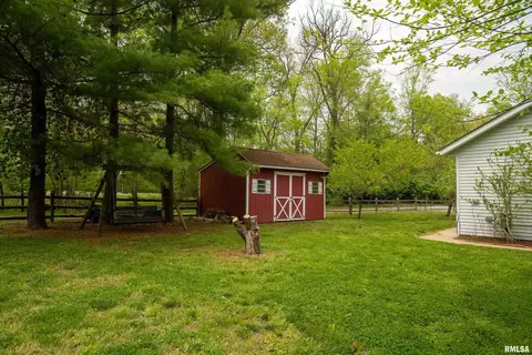 1608 White Pine Ln, Herrin, IL 62948 photo 31