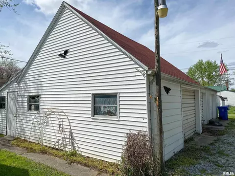 235 Park Ave, Flora, IL 62839 photo 4