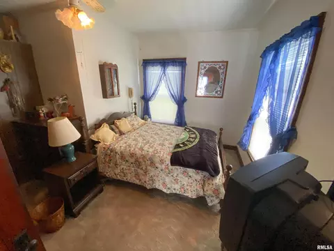 235 Park Ave, Flora, IL 62839 photo 21