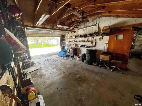 235 Park Ave, Flora, IL 62839 photo 52