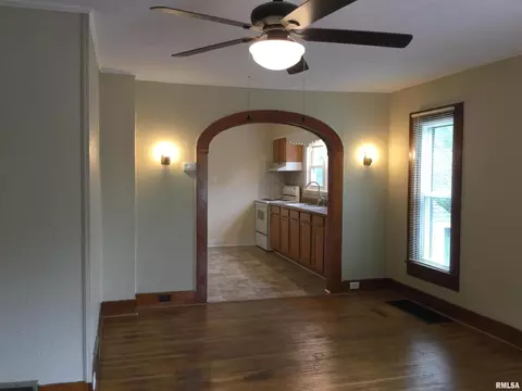 307 Forest St, Anna, IL 62906 photo 7