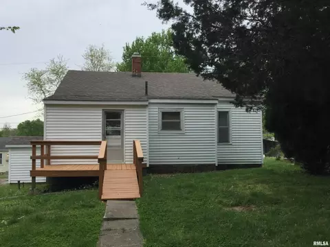 307 Forest St, Anna, IL 62906 photo 3