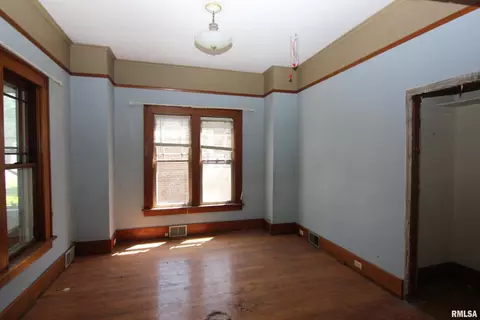603 S Emma St, Christopher, IL 62822 photo 11