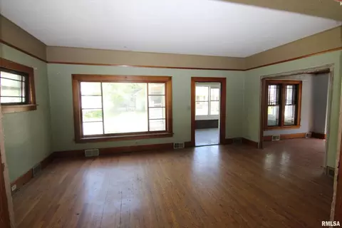 603 S Emma St, Christopher, IL 62822 photo 8