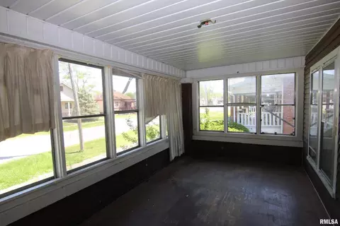 603 S Emma St, Christopher, IL 62822 photo 7