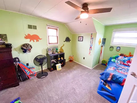 601 W 7th St, Flora, IL 62839 photo 41