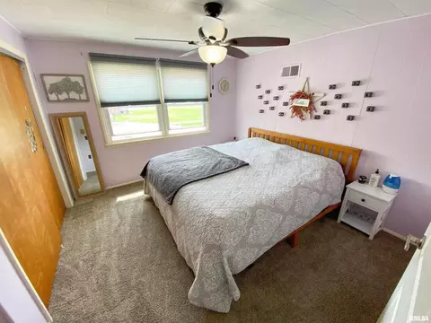 601 W 7th St, Flora, IL 62839 photo 37