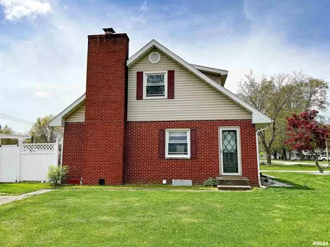 601 W 7th St, Flora, IL 62839 photo 55