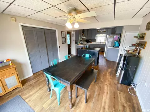 601 W 7th St, Flora, IL 62839 photo 21