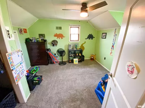 601 W 7th St, Flora, IL 62839 photo 42
