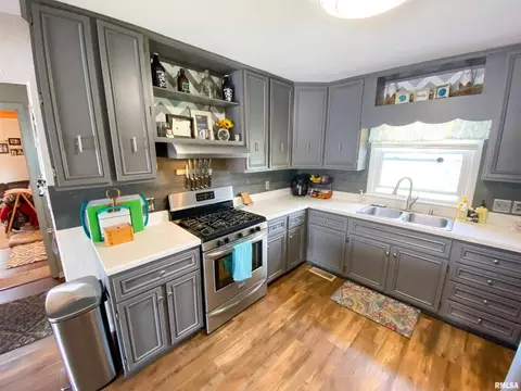 601 W 7th St, Flora, IL 62839 photo 23