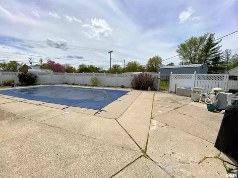 601 W 7th St, Flora, IL 62839 photo 51