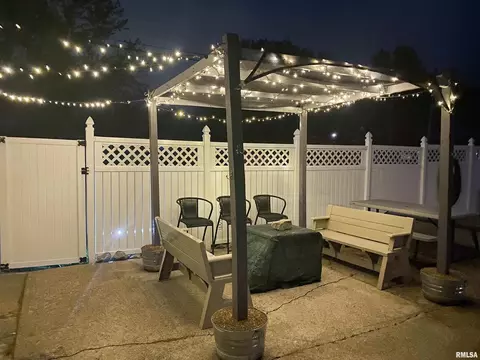601 W 7th St, Flora, IL 62839 photo 59