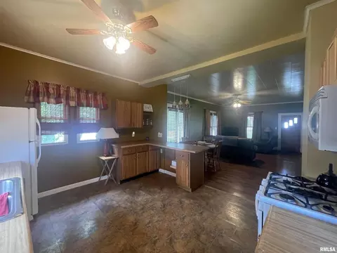 431 S Future St, Marion, IL 62959 photo 5