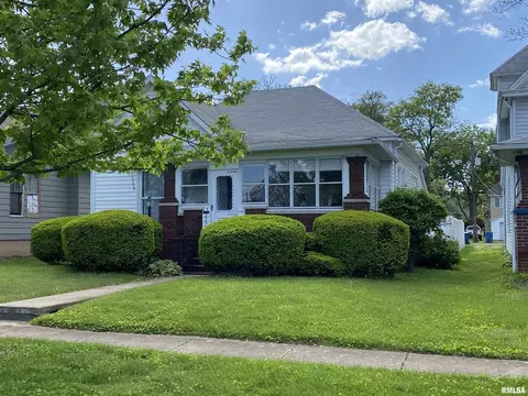 220 N Cherry St, Centralia, IL 62801 photo 1