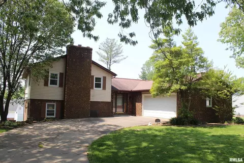 208 Evergreen Dr, Anna, IL 62906 photo 2