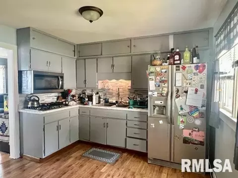 2 Circle Dr, Centralia, IL 62801 photo 3
