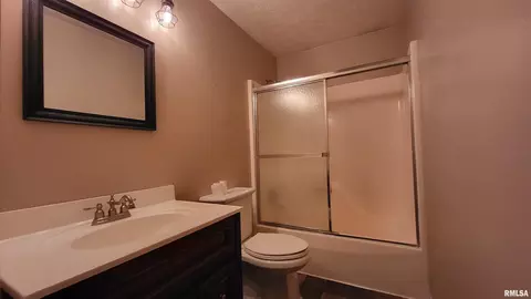 41 Edgebrook Ln, Centralia, IL 62801 photo 7