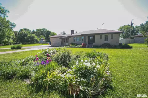 1603 Sunset Dr, Carmi, IL 62821 photo 3