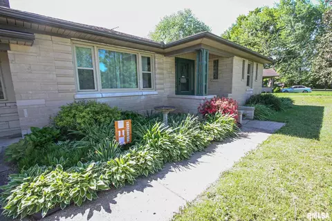 1603 Sunset Dr, Carmi, IL 62821 photo 4