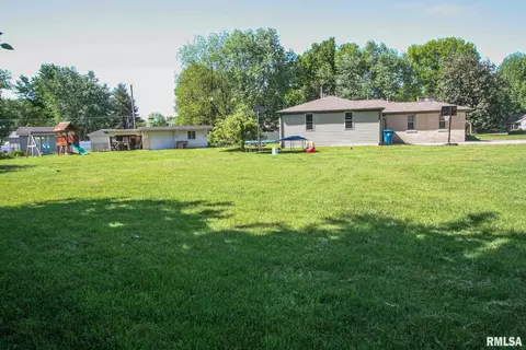 1603 Sunset Dr, Carmi, IL 62821 photo 5