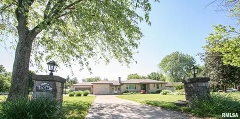 1603 Sunset Dr, Carmi, IL 62821 photo 2