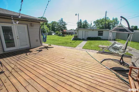 1603 Sunset Dr, Carmi, IL 62821 photo 10