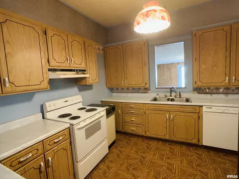 1812 4th St, Eldorado, IL 62930 photo 9