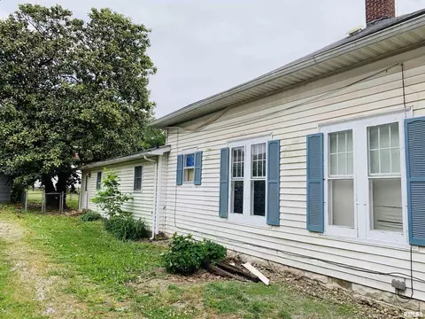 1812 4th St, Eldorado, IL 62930 photo 4