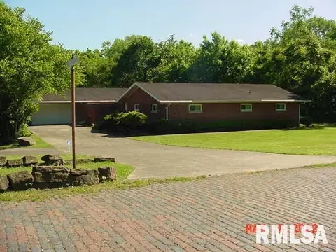 1 Denny Circle Dr, Murphysboro, IL 62966