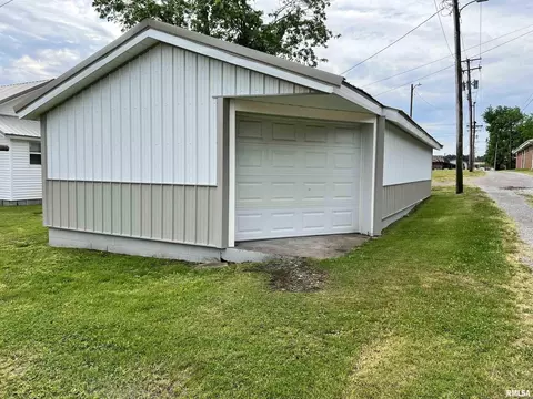 1205 S Park Ave, Herrin, IL 62948 photo 5