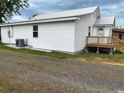 1205 S Park Ave, Herrin, IL 62948 photo 2