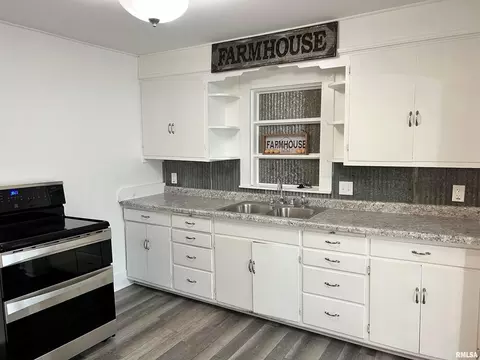 1205 S Park Ave, Herrin, IL 62948 photo 8