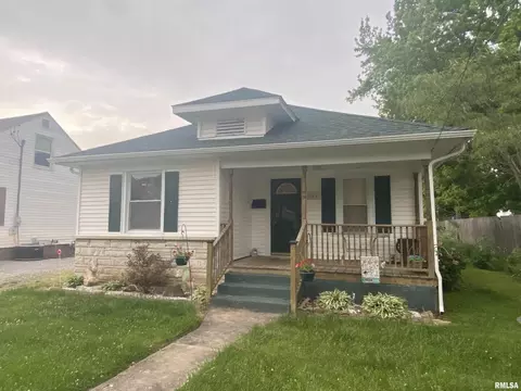 203 Grand Ave, Anna, IL 62906 photo 1