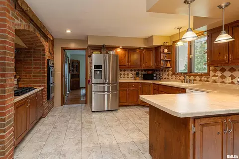 710 Balcom Rd, Anna, IL 62906 photo 7