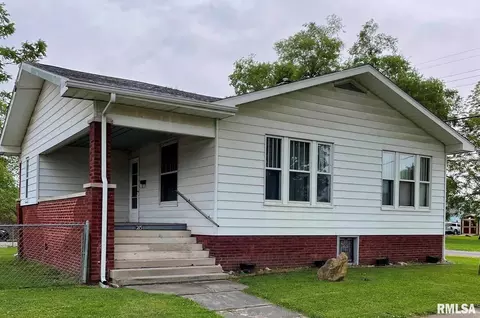 215 E 6th St, Centralia, IL 62801 photo 1