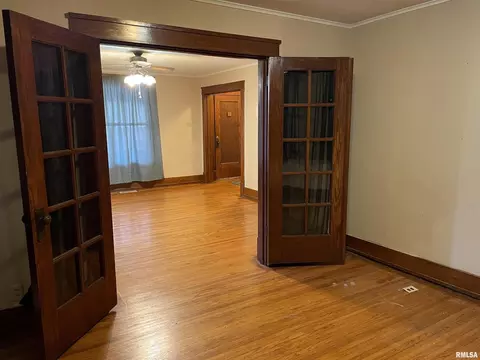 215 E 6th St, Centralia, IL 62801 photo 5