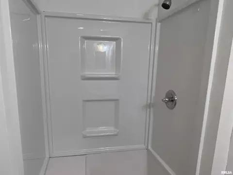 910 Middleton St, Iuka, IL 62849 photo 23