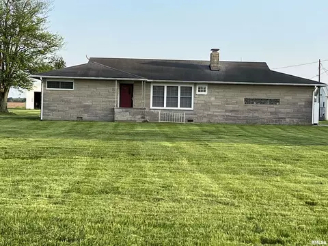910 Middleton St, Iuka, IL 62849 photo 2