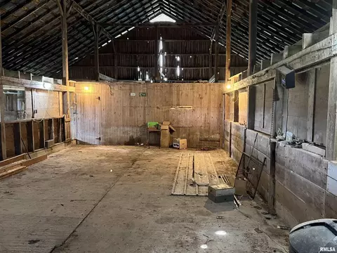 910 Middleton St, Iuka, IL 62849 photo 39