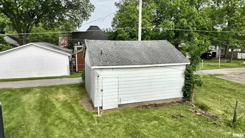 706 4th St, Carmi, IL 62821 photo 7