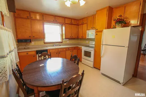 706 4th St, Carmi, IL 62821 photo 20