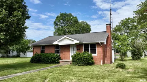706 4th St, Carmi, IL 62821 photo 1