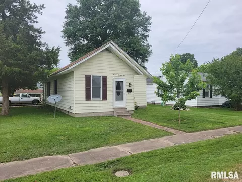 1321 W Cherry St, Herrin, IL 62948 photo 3