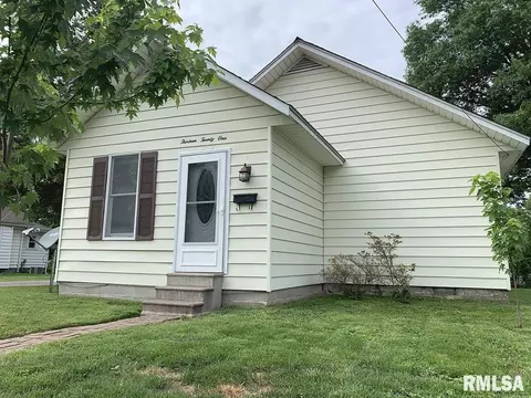 1321 W Cherry St, Herrin, IL 62948 photo 1