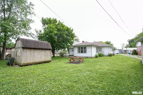 124 11th St, Carmi, IL 62821 photo 13