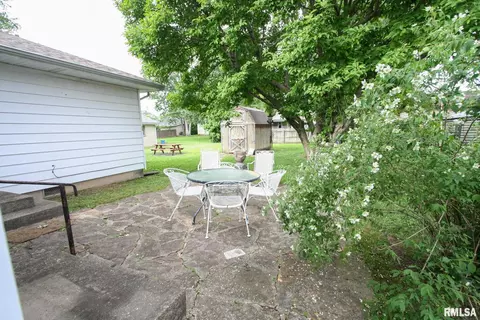 124 11th St, Carmi, IL 62821 photo 15