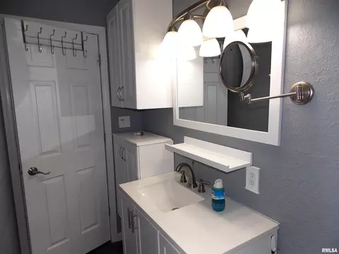 12 Park Lane Dr, Centralia, IL 62801 photo 13